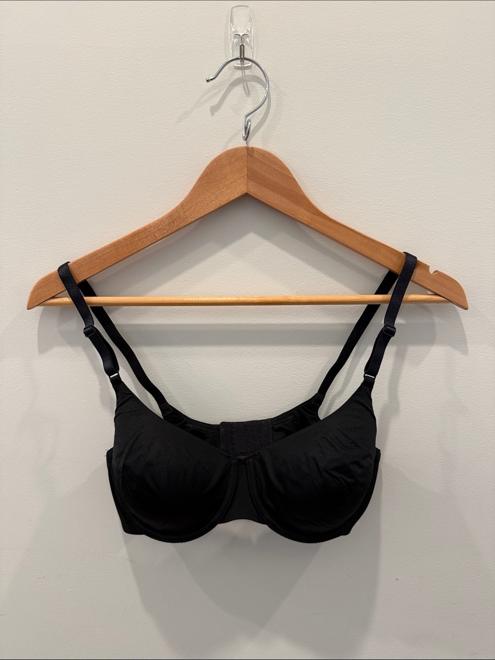 Natori Black Underwire Bra with Adjustable Straps